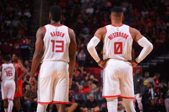 停顿或一步 停顿或一步