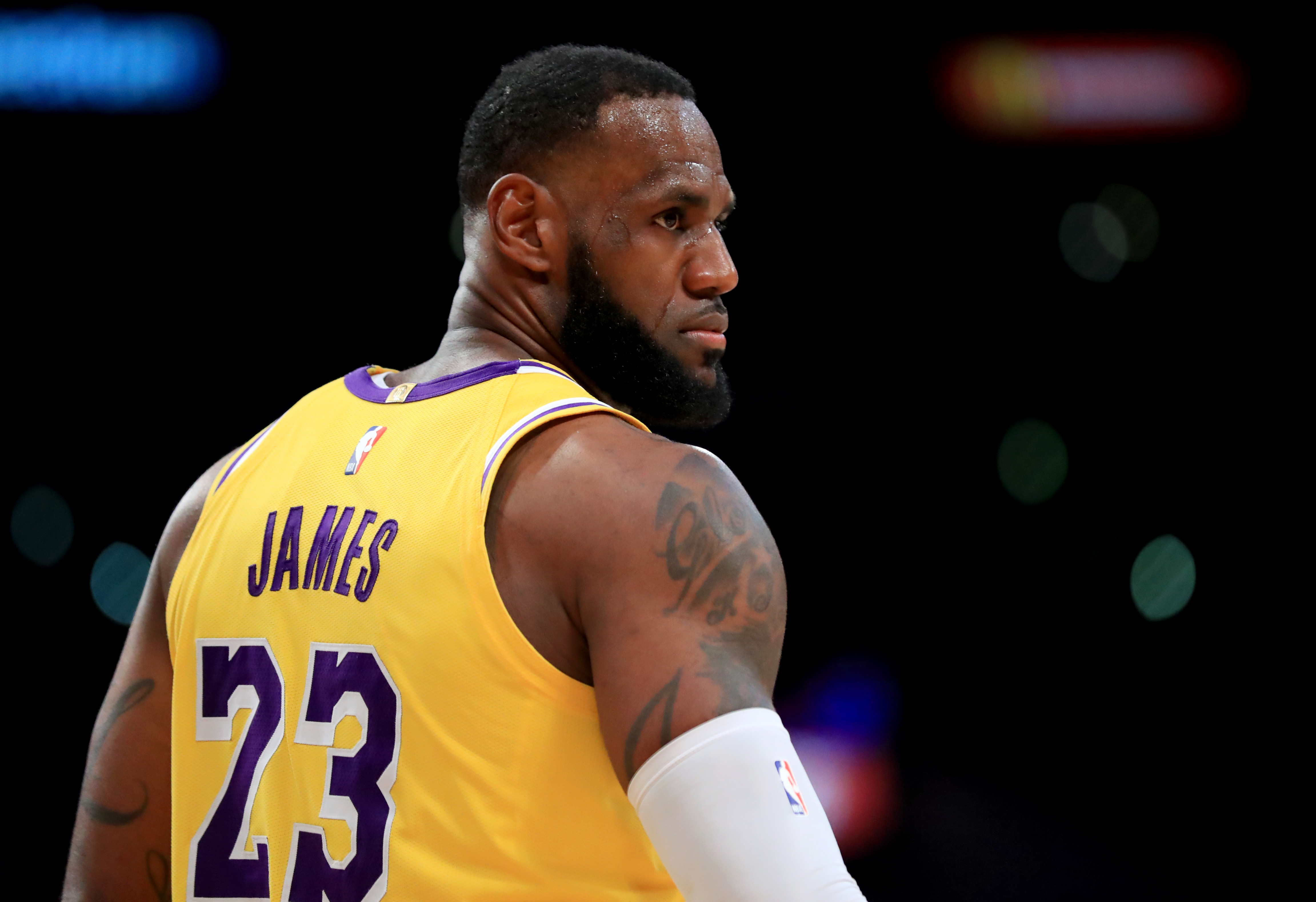 价总在两极 价总在两极